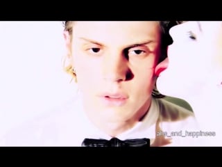 Evan peters sexy back