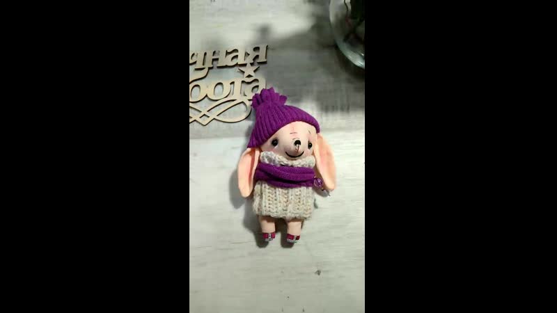 Зайка в шапочке