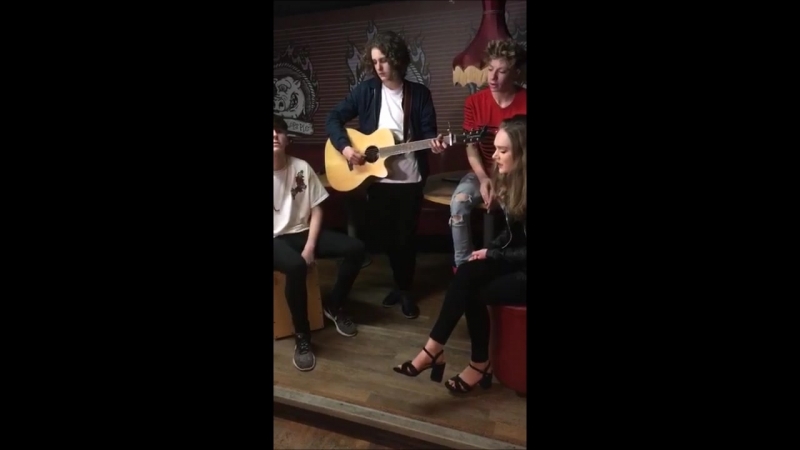 Sapphire mackenzie sol backstage (4)