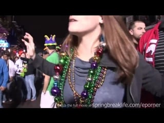 [kjjamrz9rjr] girls flashing at mardi gras (720)