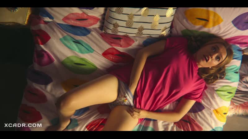 Эйми лу вуд(aimee lou wood) мастурбирует в сериале половое воспитание(2019,англия)