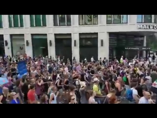 72,000 #antifa and anti racists gathered to protest against the demonstration of the neo porn afd