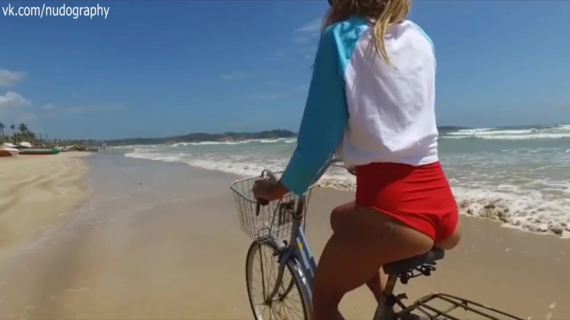 В красном купальнике мария горбань прокатилась на велосипеде instagram (шри ланка, 10/11/2016)