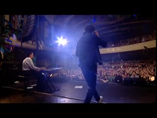 Sparks this town ain`t big enough for the both of us ⁄ amateur hour 2017