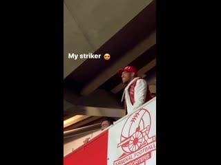 Video pierre emerick aubameyang, rested for tonight’s match against vitoria, celebrating nicolas pepe’s winning goal in stoppage