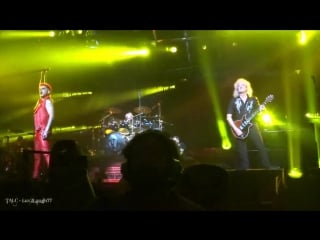 Queen + adam lambert get down, make love i want it all (gila river arena, phoenix / glendale, arizona, usa),