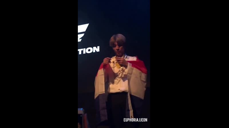 When wooyoung broke the headband ateez