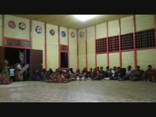 Tari perang dayak punan di hulu kapuas (tanjung lokang)