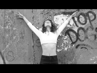 Next model presents teddy schwab