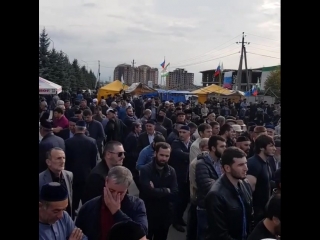 Участники митинга требуют от еурова отозвать подпись