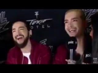 Bill and tom kaulitz sexy moments