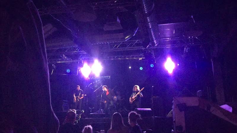 Live at glastonberry pub