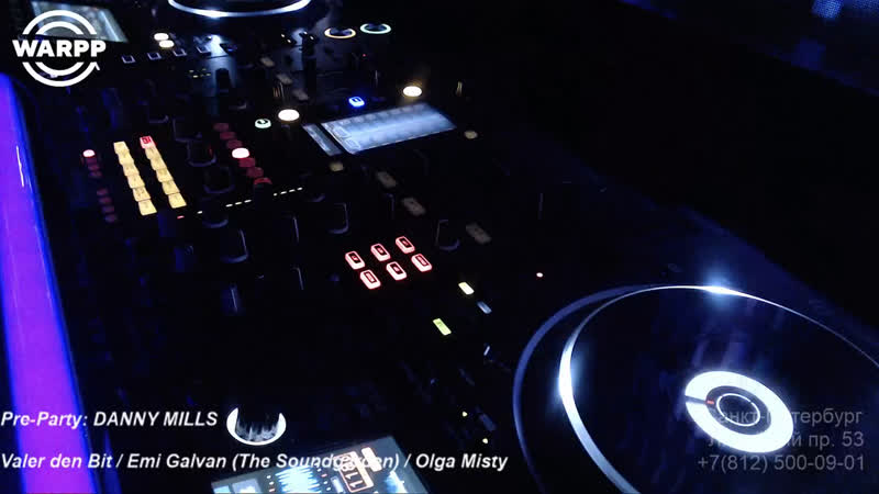 Emi galvan (the soundgarden)