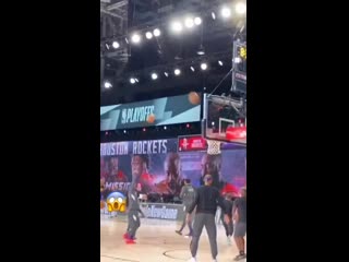 @kingjames with the incredible shot pregame!