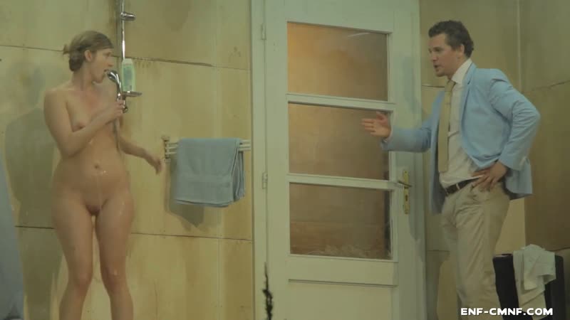 Cmnf отрывок из спектакля девушка принимает душ в присутствии одетого парня