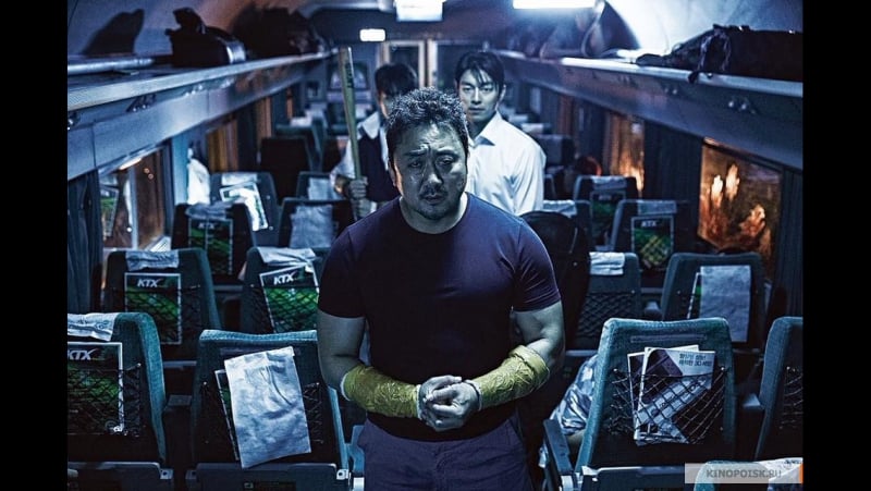 Неплохие моменты из фильма про зомби поезд в пусан