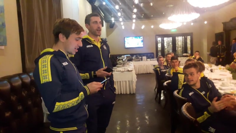 Мякушко та коломоєць співають дуетом в збірній україни