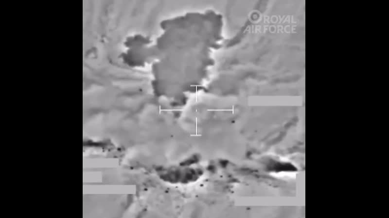 Истребители eurofighter typhoon королевских ввс великобритании нанесли авиаудары по пещерам исламским государством в ираке