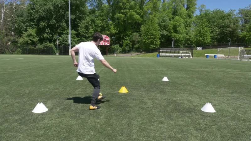 Dribble in tight spaces like messi and neymar the x drill