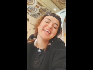 Selena singing “a year without rain” on tiktok “i stole aarons phone sells” [may 26]