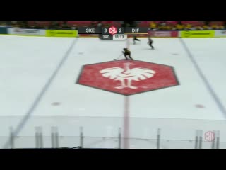 ! how about this! @skelleftea aik put the puck into their own net on the delayed penalty!