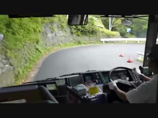 Japanese bus driver skill irohazaka downhill