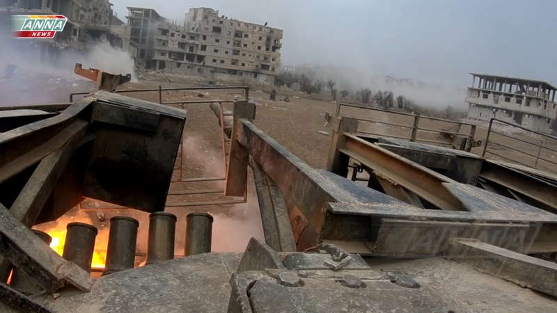 Камера запечталела момент попадания гранаты рпг в т 72 республиканской гвардии саа