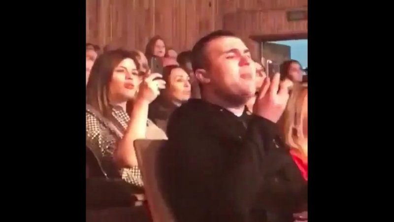 Ярый фанат / желтая газетка