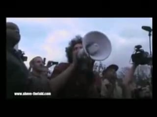 Tom morello bitbox bulls on parade acapella in crowd 09 02 08