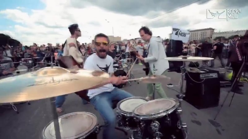 Numb в исполнении более 200 музыкантов