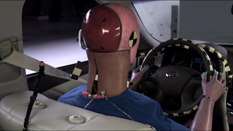 2014 infiniti q70 small overlap iihs crash test