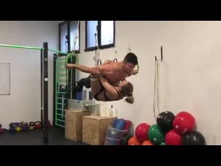 Тренироа на кольцах