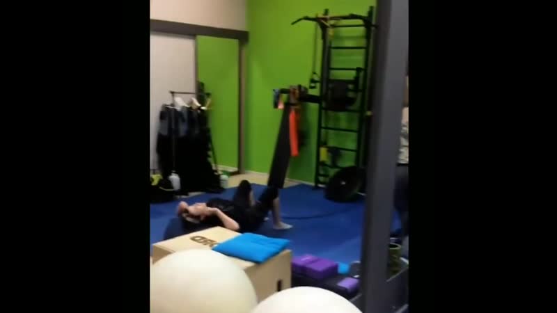 Одно из самых горячих упражнений для прокачки ягодиц это ягодичный мостик🔥 это идеальное упражнение для тех, кто хочет "нарастит