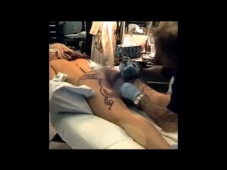 Girl gets octopus tattoo on her ass! (video) 18