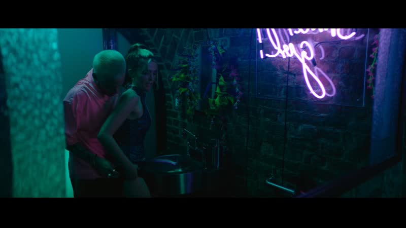 Зои дойч не в порядке / zoey deutch not okay ( 2022 )