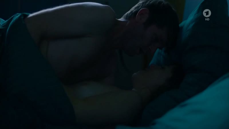 Аннеке ким сарнау убойная мамаша, или киллер на рождество / anneke kim sarnau hit mom mörderische weinachten ( 2017 )