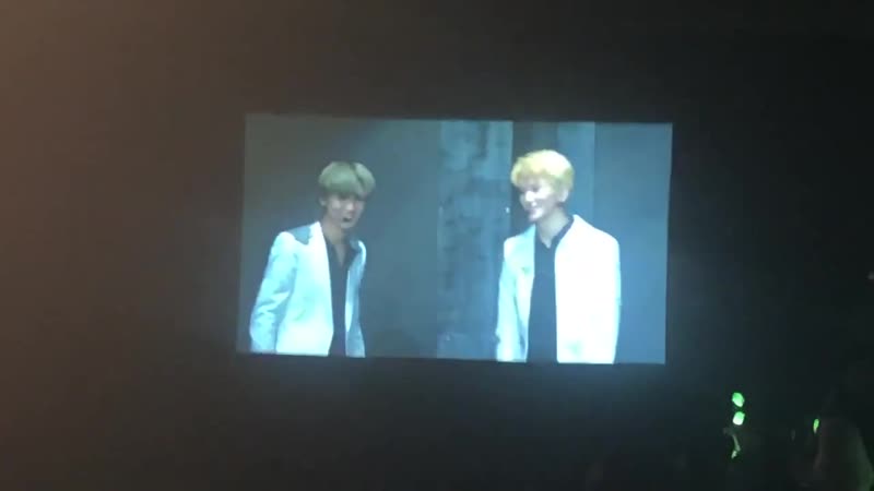 Talked porn video – Mark was reminiscing about toronto and talked about how he was a baby and then donghyuck s