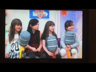 Девушки устроили сюрприз фанатке