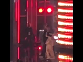 Jimin and halsey shared a hug after their performance, can you hear me sobbing