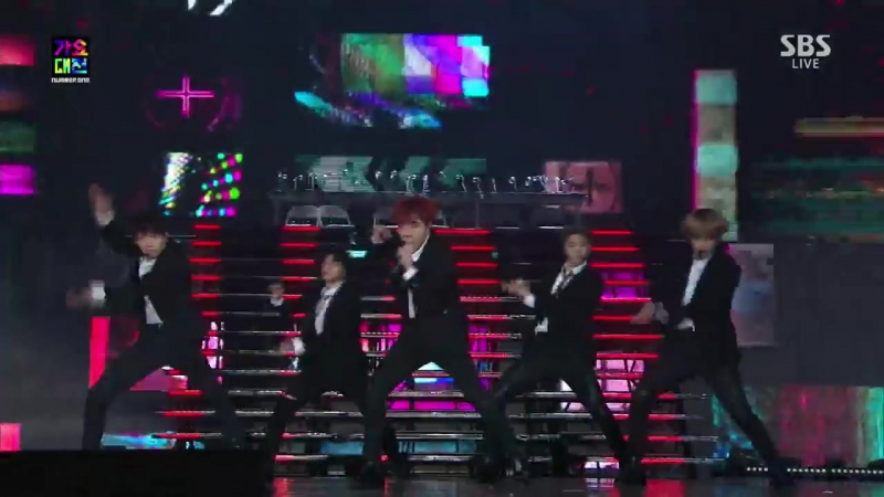 방탄소년단, 제대로 폼낼 줄 아는 남자들의 화끈한 무대 ‘mic drop’ @2017 sbs 가요대전 2부 20171225