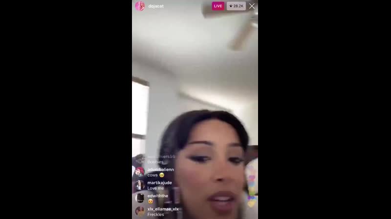 Doja cat moaning kissing her camera making out with her phone screen