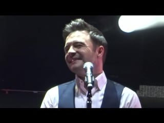 Shane filan beautiful in white (live)