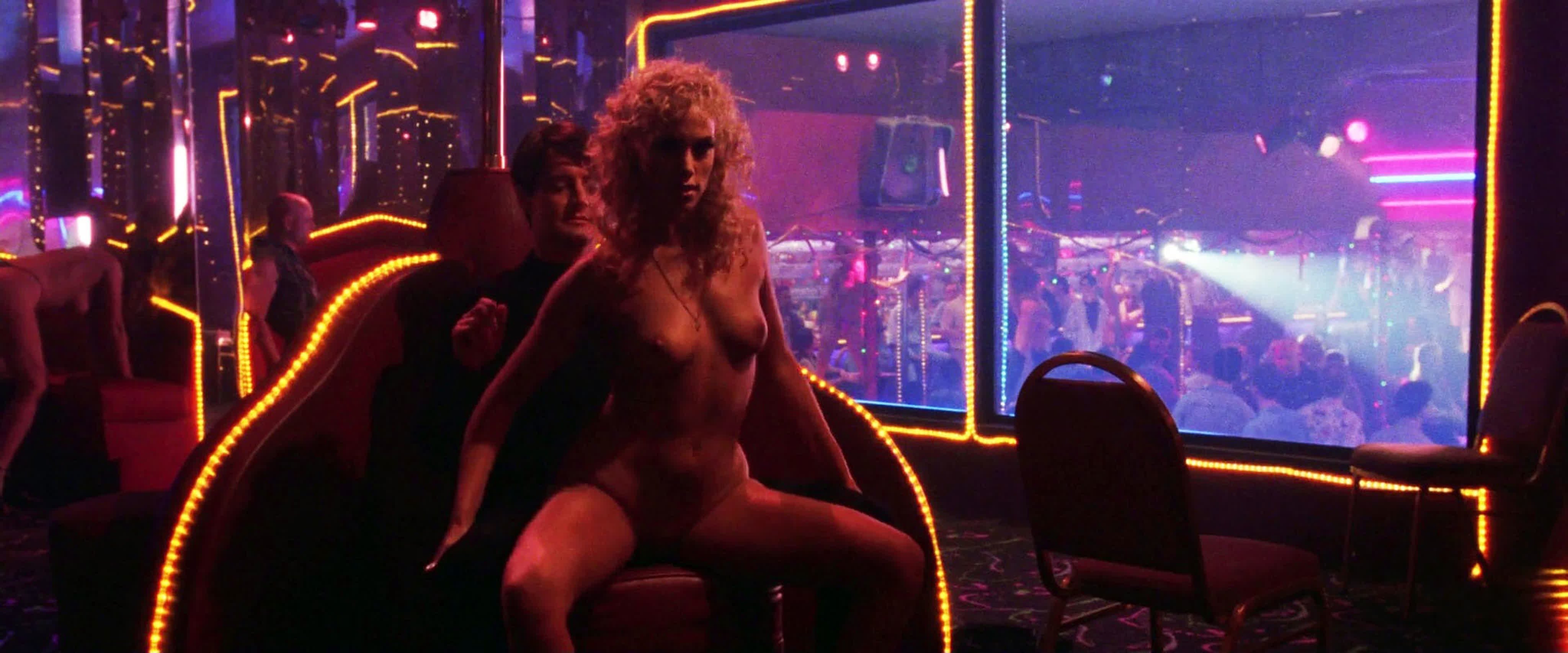 Элизабет беркли шоугелз / elizabeth berkley showgirls ( 1995 ) watch online