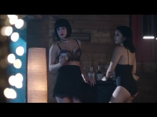 Лили рейнхарт (lili reinhart), камила мендес (camila mendes) ривердэйл (riverdale, 2017) сезон 1 / серия 3 (s01e03) 1080p