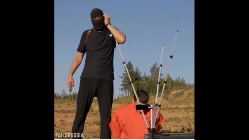 Жестокая казнь игил была сорвана молодым русским героем!!!! жесть / казнь / мясо / молодые /18+