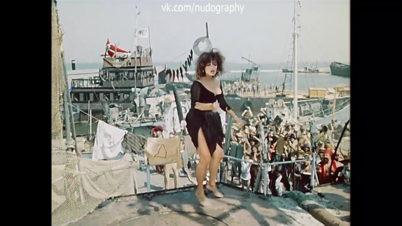Сексуальная наталья лапина в фильме "остров погибших кораблей" (1987, евгений гинзбург, рауф мамедов)