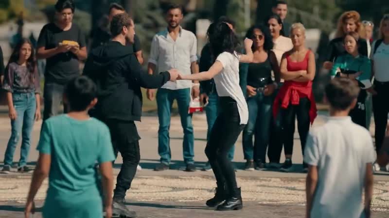 Çukur nehir i̇le yamaç dans ediyor