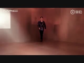 [video] 181017 lay @ mac魅可 weibo update