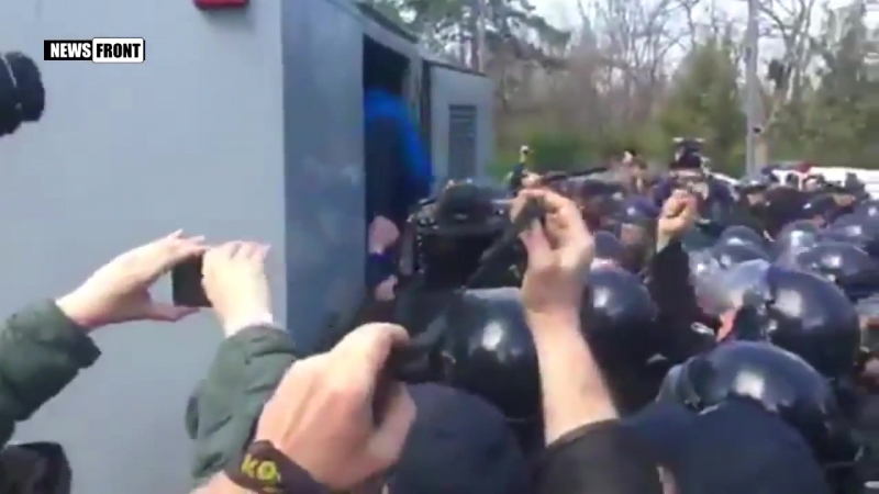 Неонацист провоцировал одесситов вопросом "чей крым?" в день освобождения одессы от фашистов (10 04 2017)