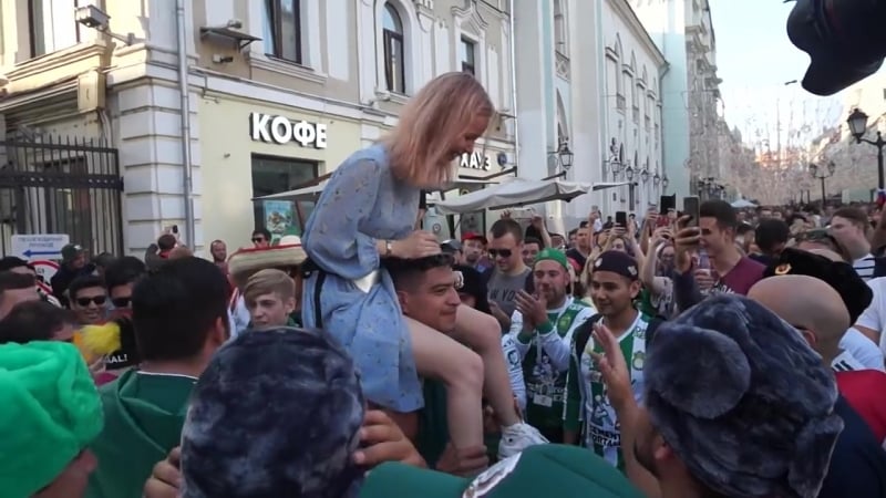 Мексиканцы развлекают русских девушек